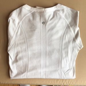 Lululemon swiftly top